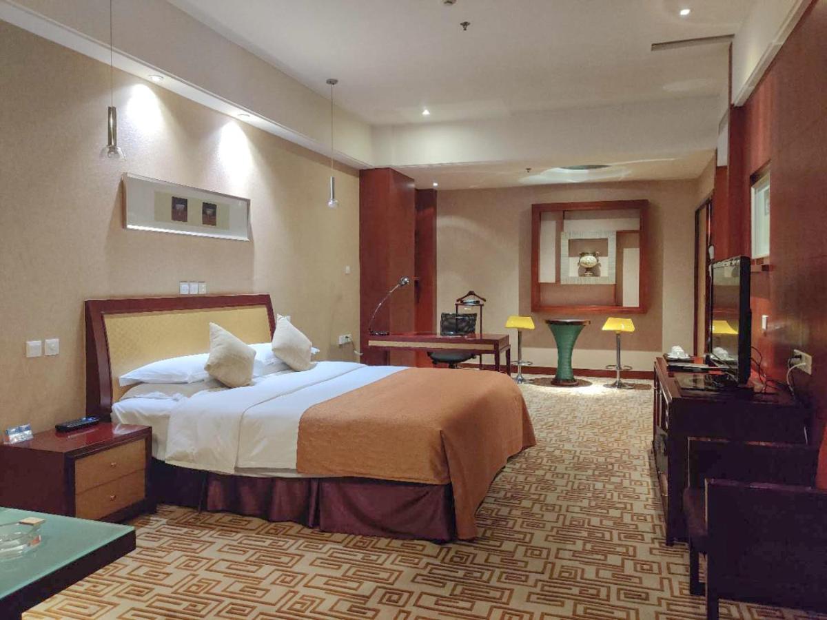 Empark Grand Hotel Kunming Exterior foto